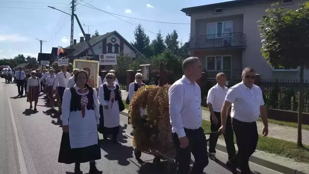 Gmina Niedźwiada na Dożynkach Powiatu Lubartowskiego w Ostrowie Lubelskim