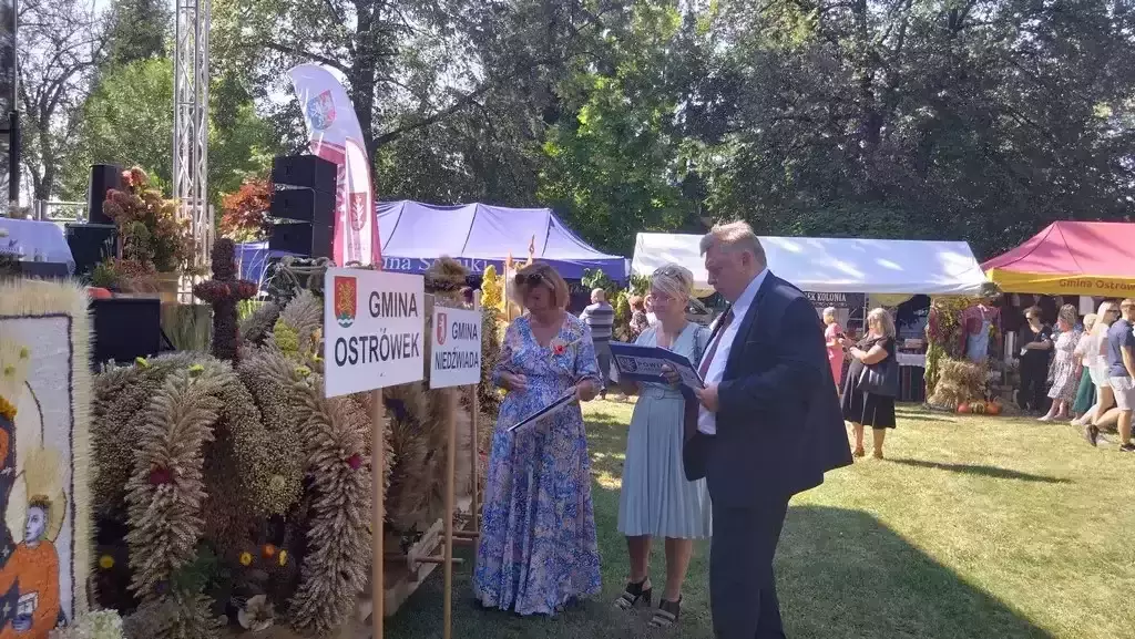 Gmina Niedźwiada na Dożynkach Powiatu Lubartowskiego w Ostrowie Lubelskim