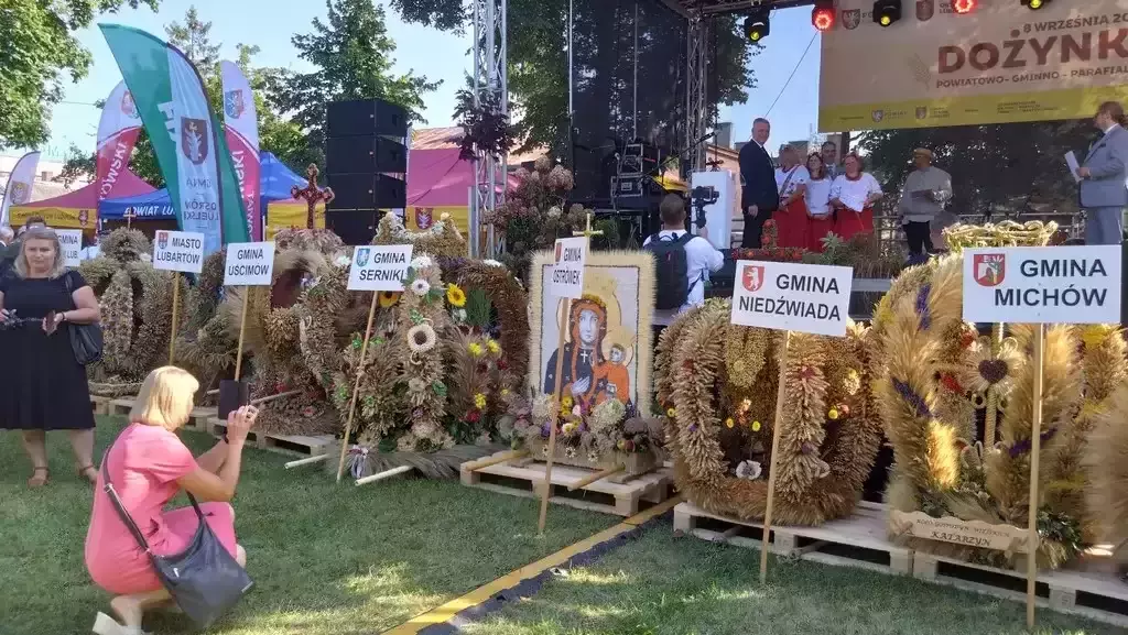 Gmina Niedźwiada na Dożynkach Powiatu Lubartowskiego w Ostrowie Lubelskim