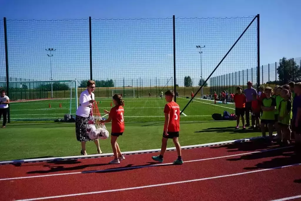 Uroczyste otwarcie Ogólnodostępnego Kompleksu Sportowego w Niedźwiadzie