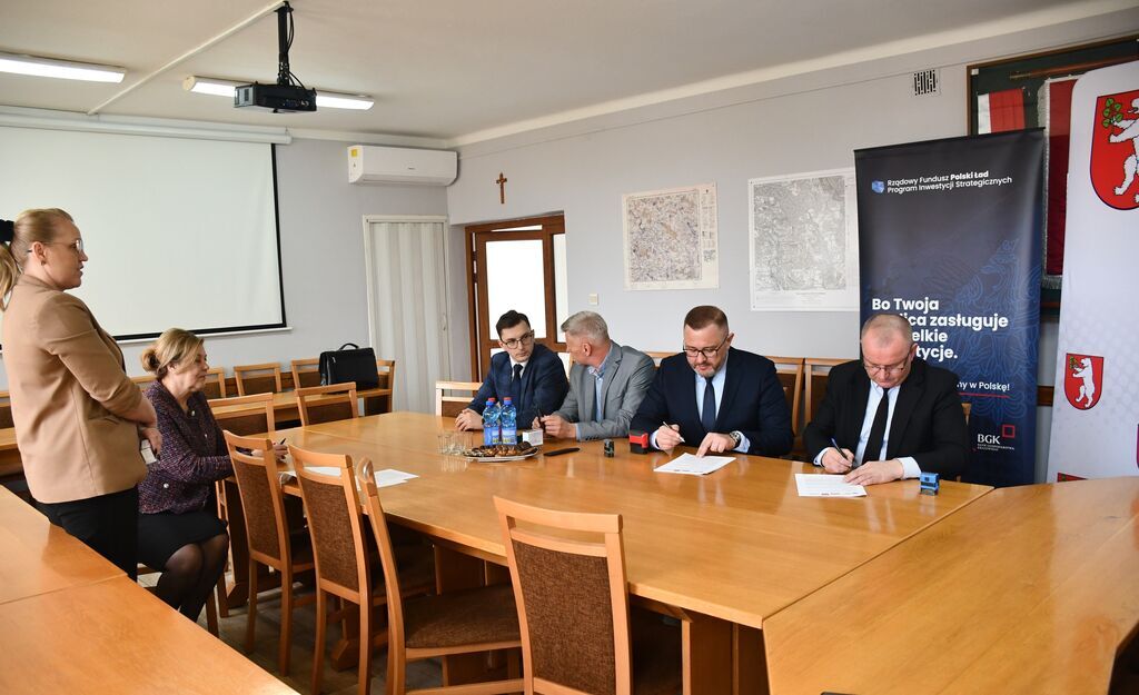 Podpisanie umów na realizację projektów dofinansowanych z Rządowego Funduszu Polski Ład Program Inwestycji Strategicznych.