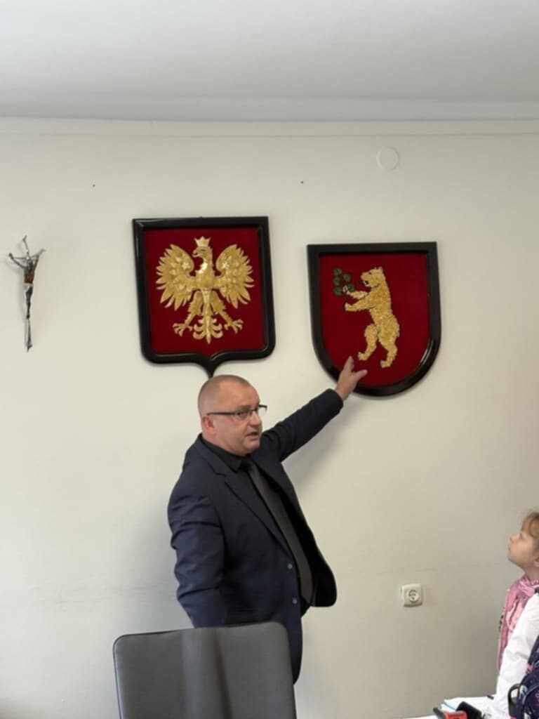 Wizyta uczniów ze Szkoły Podstawowej w Brzeźnicy Książęcej w Urzędzie Gminy Niedźwiada