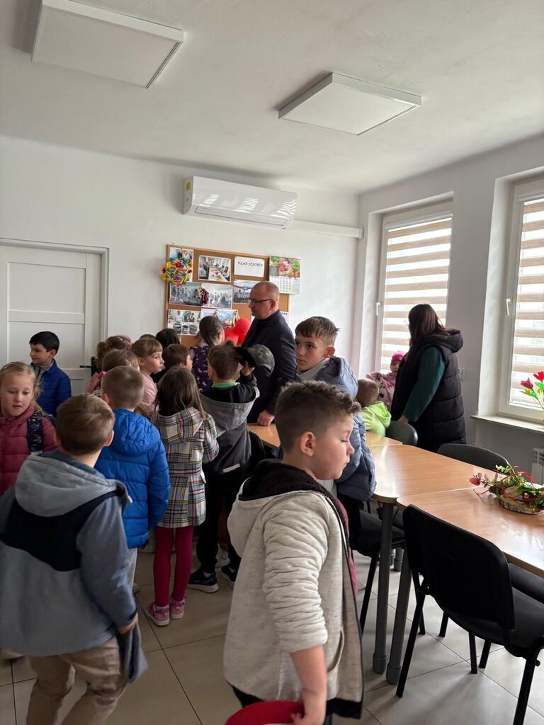 Wizyta uczniów ze Szkoły Podstawowej w Brzeźnicy Książęcej w Urzędzie Gminy Niedźwiada