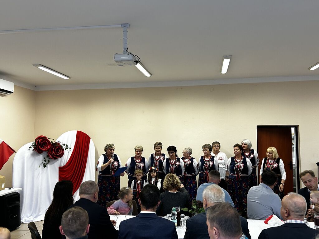 Uroczyste Obchody Święta Niepodległości zorganizowane przez Koło Gospodyń Wiejskich w Tarle