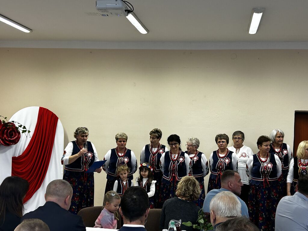 Uroczyste Obchody Święta Niepodległości zorganizowane przez Koło Gospodyń Wiejskich w Tarle