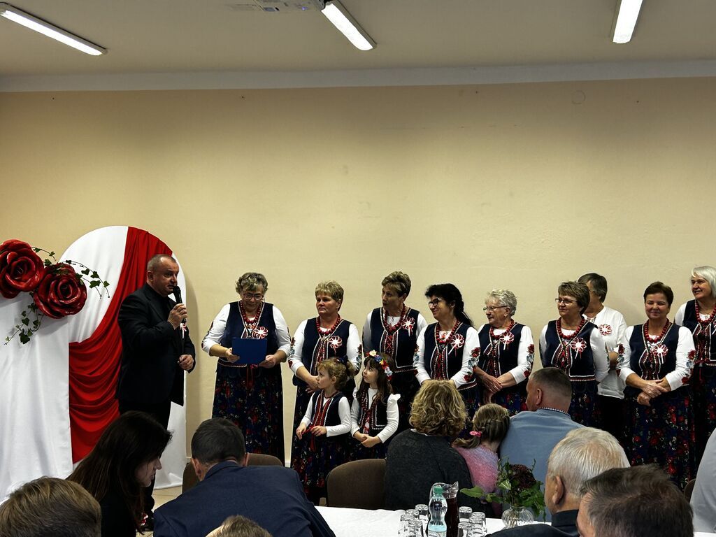 Uroczyste Obchody Święta Niepodległości zorganizowane przez Koło Gospodyń Wiejskich w Tarle
