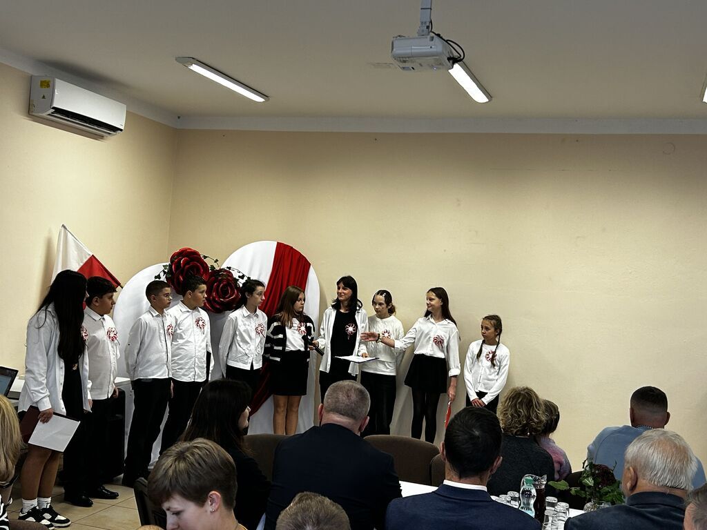 Uroczyste Obchody Święta Niepodległości zorganizowane przez Koło Gospodyń Wiejskich w Tarle