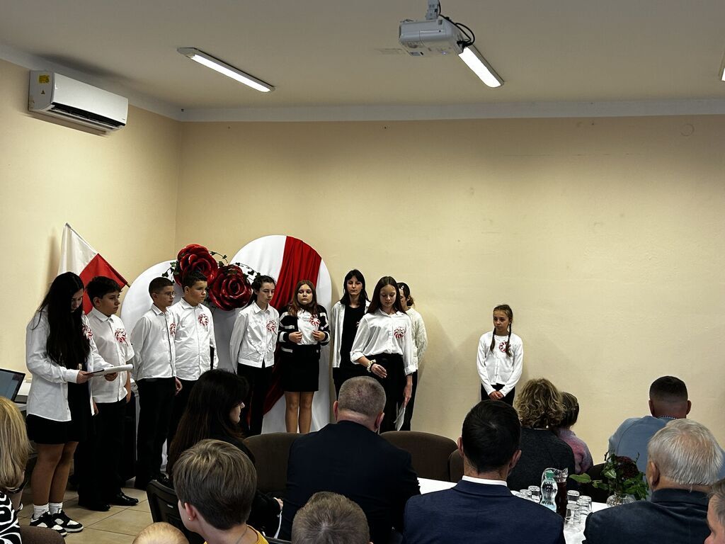 Uroczyste Obchody Święta Niepodległości zorganizowane przez Koło Gospodyń Wiejskich w Tarle