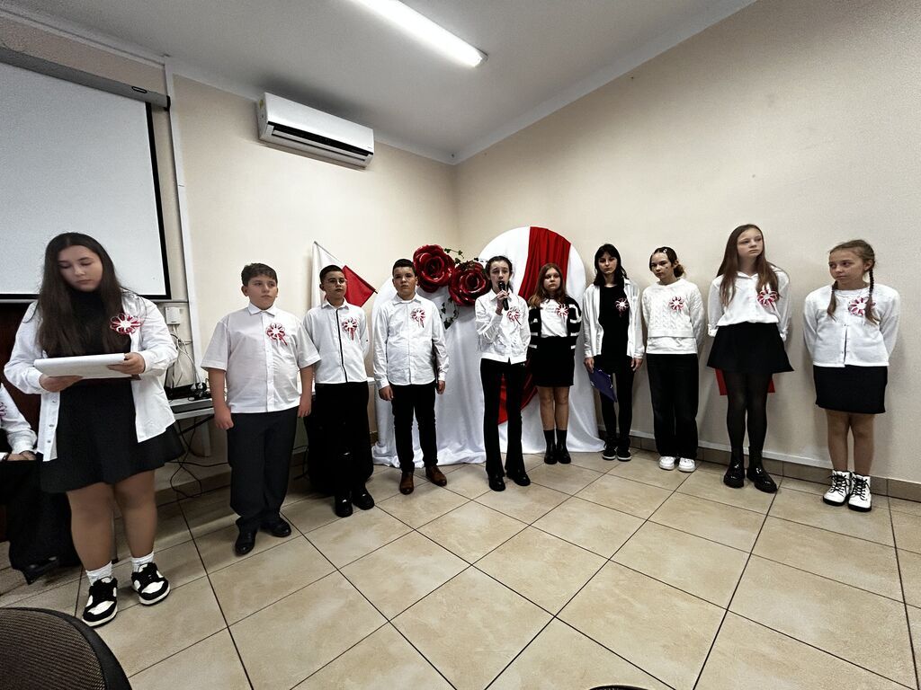 Uroczyste Obchody Święta Niepodległości zorganizowane przez Koło Gospodyń Wiejskich w Tarle