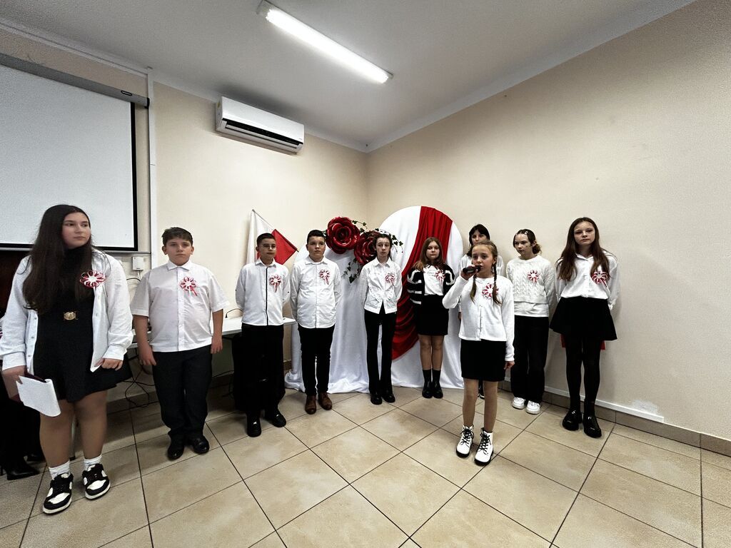 Uroczyste Obchody Święta Niepodległości zorganizowane przez Koło Gospodyń Wiejskich w Tarle