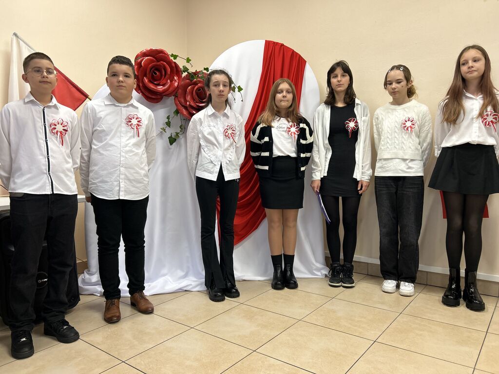 Uroczyste Obchody Święta Niepodległości zorganizowane przez Koło Gospodyń Wiejskich w Tarle