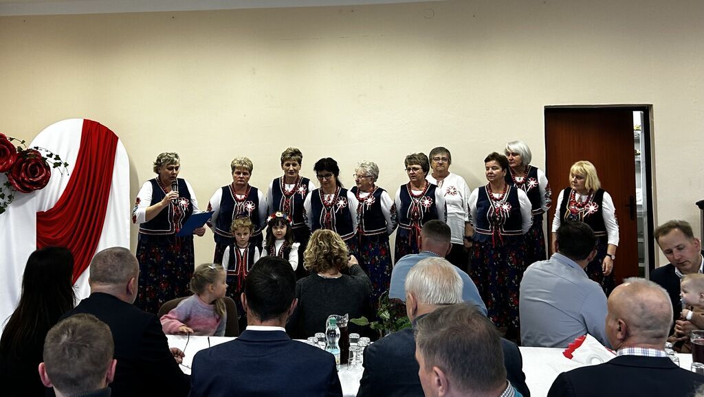 Uroczyste Obchody Święta Niepodległości zorganizowane przez Koło Gospodyń Wiejskich w Tarle