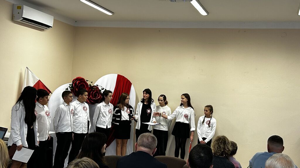 Uroczyste Obchody Święta Niepodległości zorganizowane przez Koło Gospodyń Wiejskich w Tarle