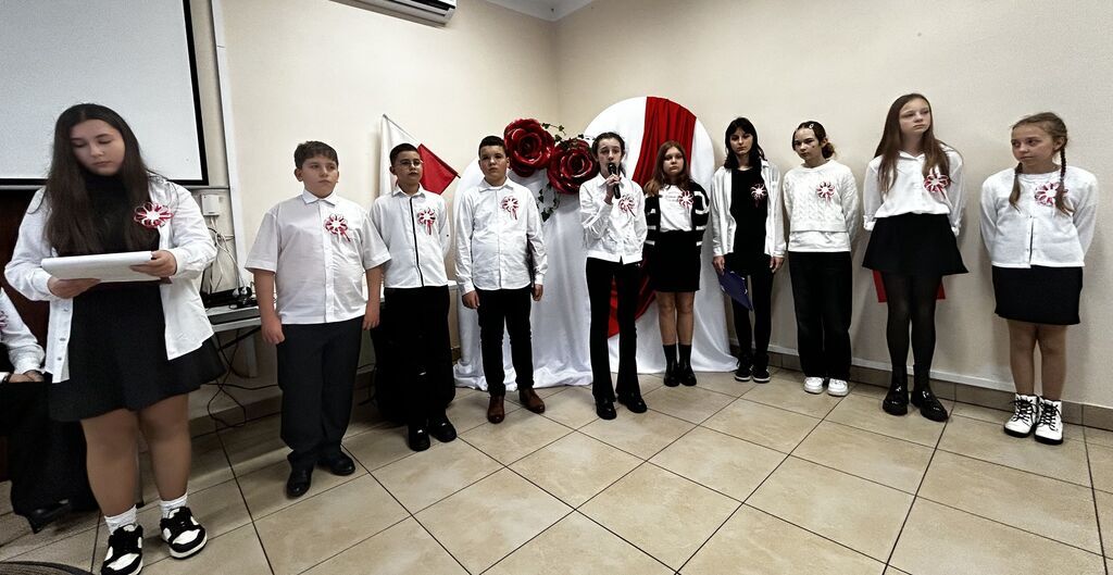 Uroczyste Obchody Święta Niepodległości zorganizowane przez Koło Gospodyń Wiejskich w Tarle