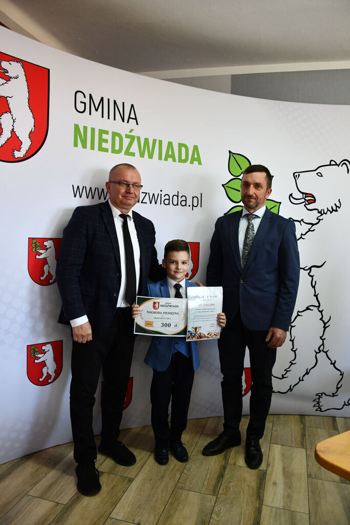 Uroczyste wręczenie nagród sportowcom z terenu Gminy Niedźwiada