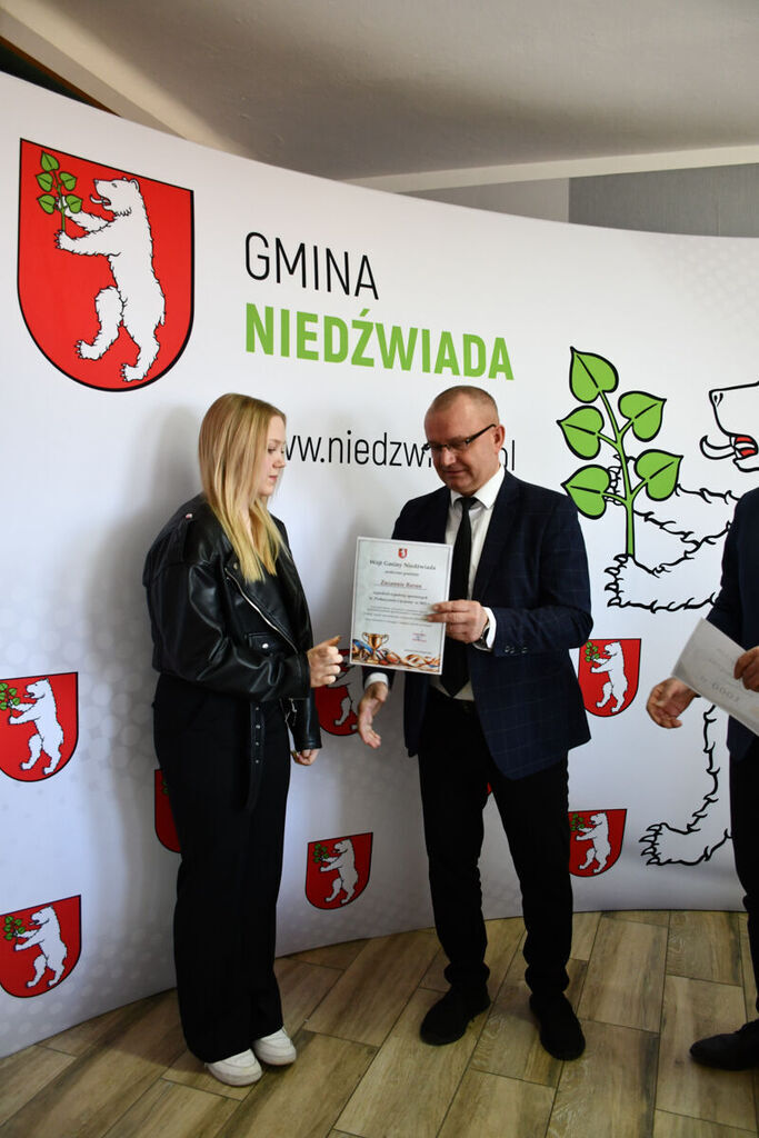 Uroczyste wręczenie nagród sportowcom z terenu Gminy Niedźwiada