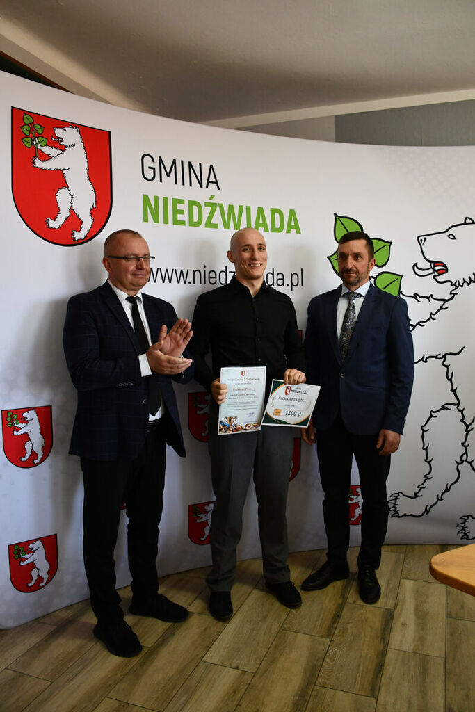 Uroczyste wręczenie nagród sportowcom z terenu Gminy Niedźwiada