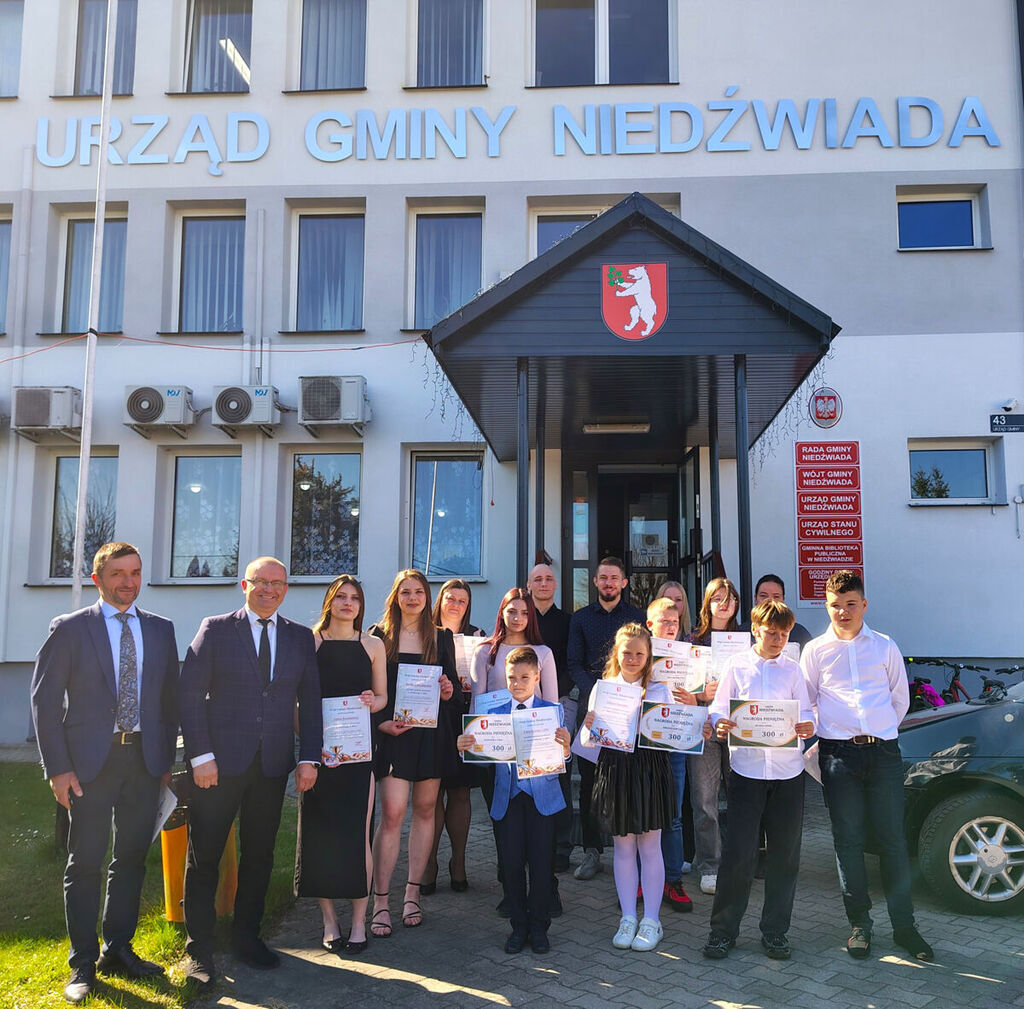Uroczyste wręczenie nagród sportowcom z terenu Gminy Niedźwiada