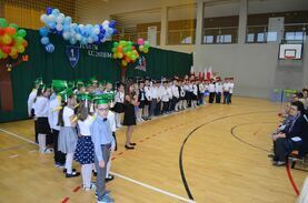 Ślubowanie uczniów klas pierwszych w SP 1 w Pajęcznie