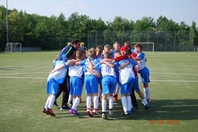 Młodzi piłkarze Zawiszy Pajęczno rocznik 2007 po turnieju w Dusseldorfie