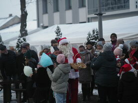 W dniach 10-12 grudnia przed pajęczańskim Ratuszem odbył się Jarmark Bożonarodzeniowy