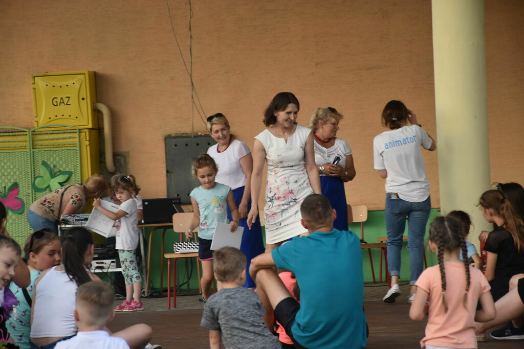 Zabawy na festynie z okazji Gminnego Dnia Dziecka 
