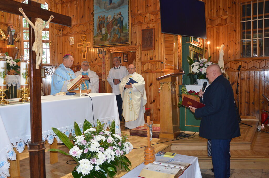 W sobotę 4 października Szkoła Podstawowa w Lipinach Dolnych obchodziła jubileusz 20-lecia nadania jej imienia św. Franciszka z Asyżu