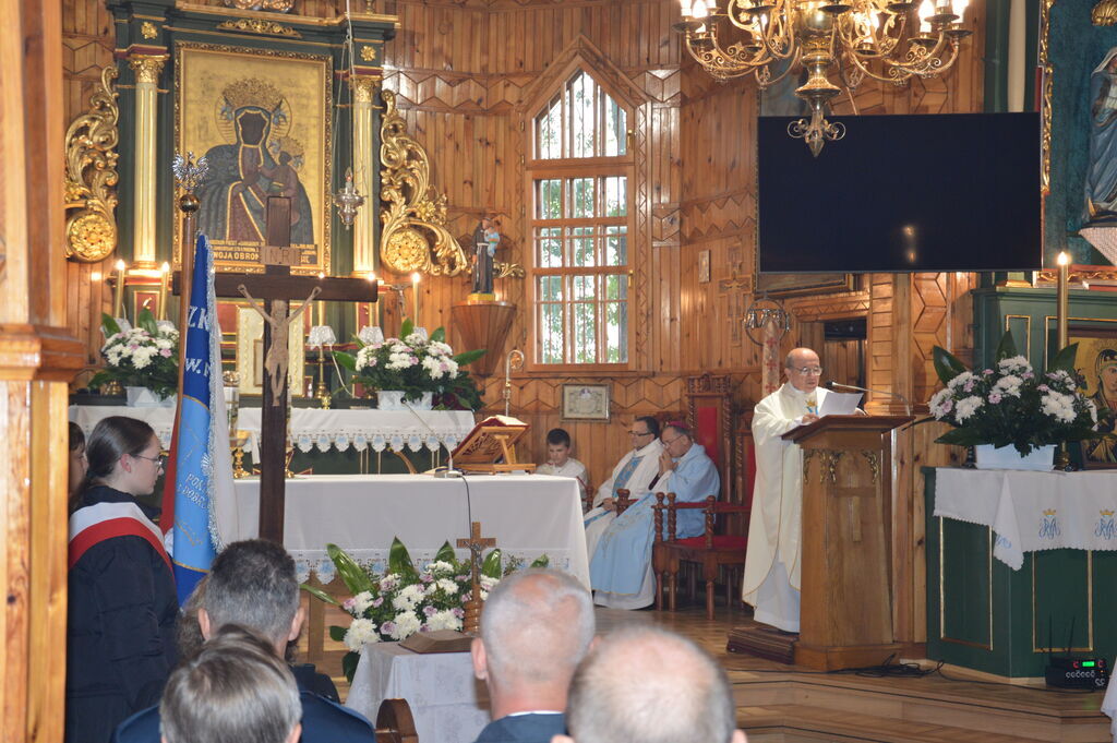 W sobotę 4 października Szkoła Podstawowa w Lipinach Dolnych obchodziła jubileusz 20-lecia nadania jej imienia św. Franciszka z Asyżu