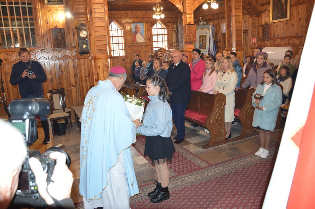 W sobotę 4 października Szkoła Podstawowa w Lipinach Dolnych obchodziła jubileusz 20-lecia nadania jej imienia św. Franciszka z Asyżu