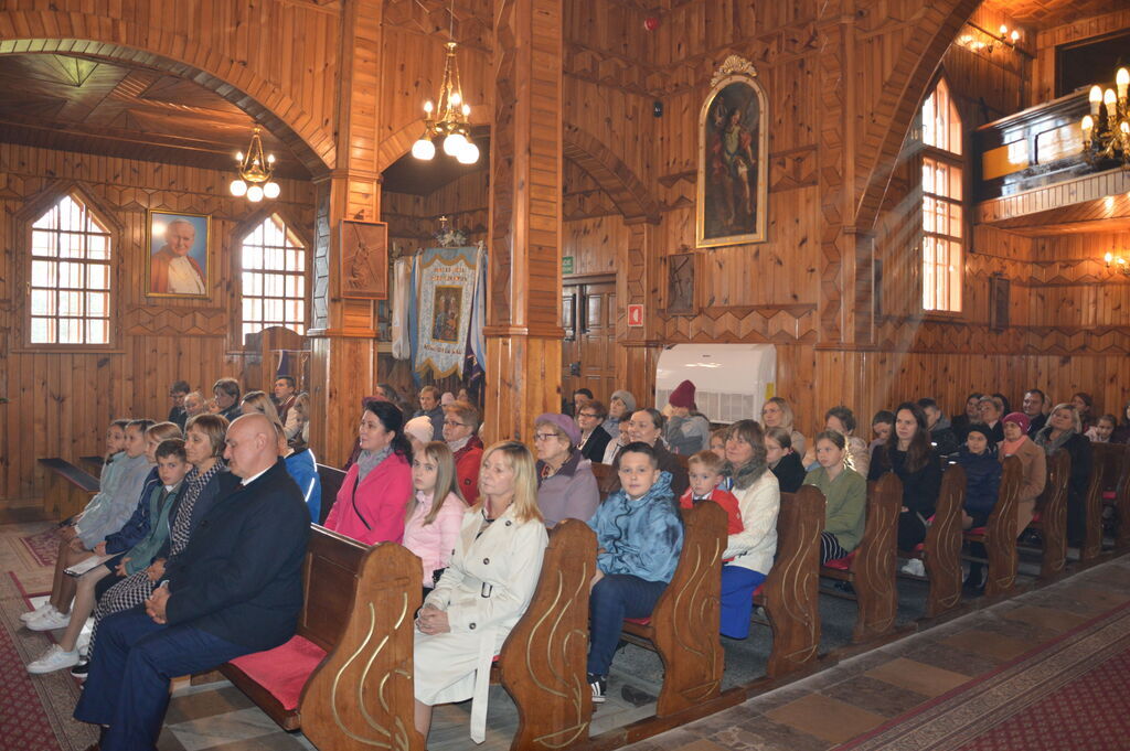 W sobotę 4 października Szkoła Podstawowa w Lipinach Dolnych obchodziła jubileusz 20-lecia nadania jej imienia św. Franciszka z Asyżu
