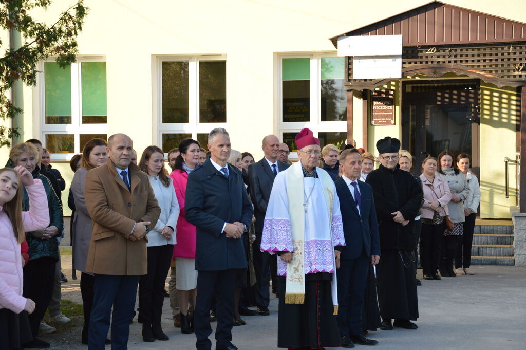W sobotę 4 października Szkoła Podstawowa w Lipinach Dolnych obchodziła jubileusz 20-lecia nadania jej imienia św. Franciszka z Asyżu