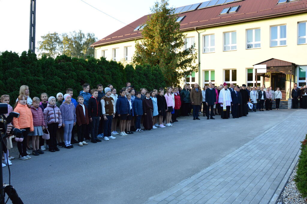W sobotę 4 października Szkoła Podstawowa w Lipinach Dolnych obchodziła jubileusz 20-lecia nadania jej imienia św. Franciszka z Asyżu