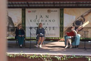 Czytanie poezji Jana Kochanowskiego w ramach akcji Narodowe Czytanie