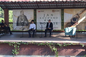 Czytanie poezji Jana Kochanowskiego w ramach akcji Narodowe Czytanie