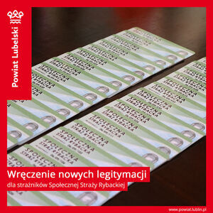 Wręczenie nowych legitymacji strażnikom Społecznej Straży Rybackiej