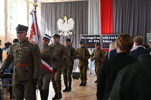 Przysięgali na orła i na krzyż, na dwa kolory...