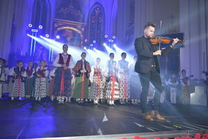 
                                                    „Warto być Polakiem” - Koncert Małej Armii Janosika w Rykach
                                                