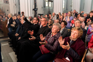 
                                                    Wspomnień czar – koncert „Małej Armii Janosika” raz jeszcze…
                                                