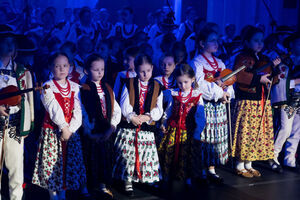 
                                                    Wspomnień czar – koncert „Małej Armii Janosika” raz jeszcze…
                                                