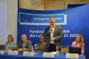 
                                                    Spotkanie informacyjne dotyczące harmonogramu naboru wniosków o dofinansowanie w Programie Fundusze Europejskie dla Lubelskiego 2021-2027
                                                