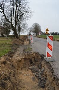 
                                                    Trwają prace budowlane przy zadaniu pn.: „Przebudowa drogi powiatowej Nr 1420L od km 0+000 do km 6+299,73 w miejscowościach Kłoczew, Jagodne, Gózd”
                                                