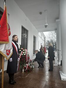 
                                                    „Pamięć jest naszym obowiązkiem” – odsłonięcie tablicy upamiętniającej ofiary ”Akcji Reinhardt”.
                                                