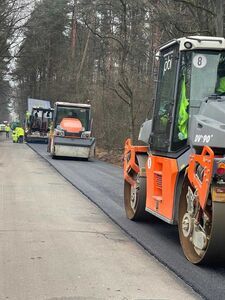 
                                                    TRWAJĄ PRACE PRZY REALIZACJI ZADANIA PN.: „PRZEBUDOWA DROGI POWIATOWEJ NR 1420L OD KM 0+000 DO KM 6+299,73 W MIEJSCOWOŚCIACH KŁOCZEW, JAGODNE, GÓZD”
                                                