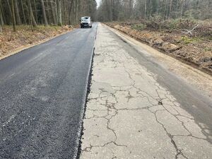 
                                                    TRWAJĄ PRACE PRZY REALIZACJI ZADANIA PN.: „PRZEBUDOWA DROGI POWIATOWEJ NR 1420L OD KM 0+000 DO KM 6+299,73 W MIEJSCOWOŚCIACH KŁOCZEW, JAGODNE, GÓZD”
                                                