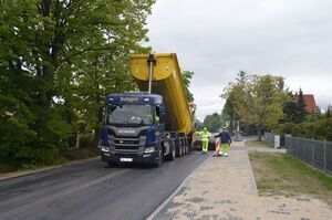 
                                                    Wizytacja Starosty Ryckiego oraz Dyrektora Zarządu Dróg Powiatowych w Rykach na placu budowy drogi powiatowej Nr 1420L w miejscowościach Kłoczew, Jagodne i Gózd
                                                