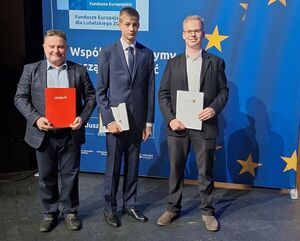 
                                                    Karol Karpisz i Bartosz Kamola  z Zespołu Szkół Zawodowych nr 1 w Dęblinie wśród uzdolnionych i utalentowanych uczniów  województwa lubelskiego
                                                