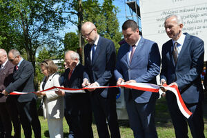 
                                                    Odsłonięcie muralu i tablicy pamiątkowej
                                                