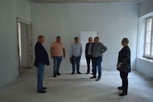 
                                                    Zakończono III etap przebudowy zabytkowego budynku Zespołu Szkół w Sobieszynie
                                                