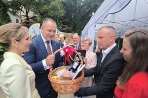 
                                                       Delegacja Powiatu Ryckiego na Dożynkach Prezydenckich 2025
                                                