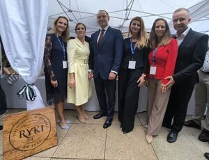 
                                                       Delegacja Powiatu Ryckiego na Dożynkach Prezydenckich 2025
                                                